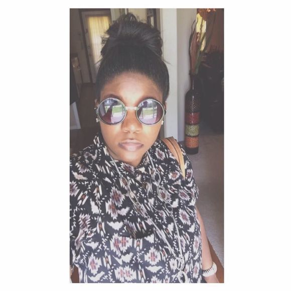 Meet your Posher, Danielle - Picture 1 of 1